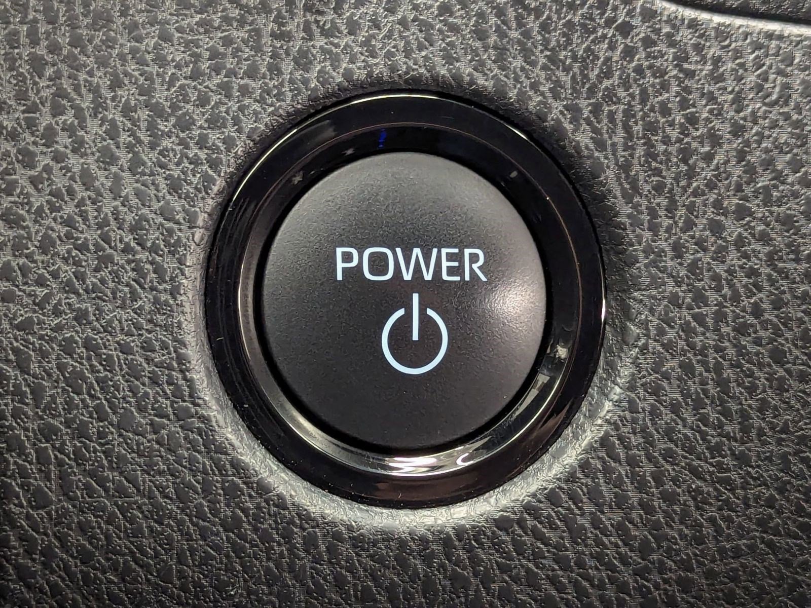 Used 2025 Toyota Camry SE image 30