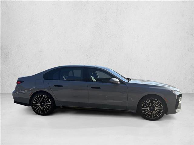 Used 2025 BMW 740i w/ Premium Package RWD image 4