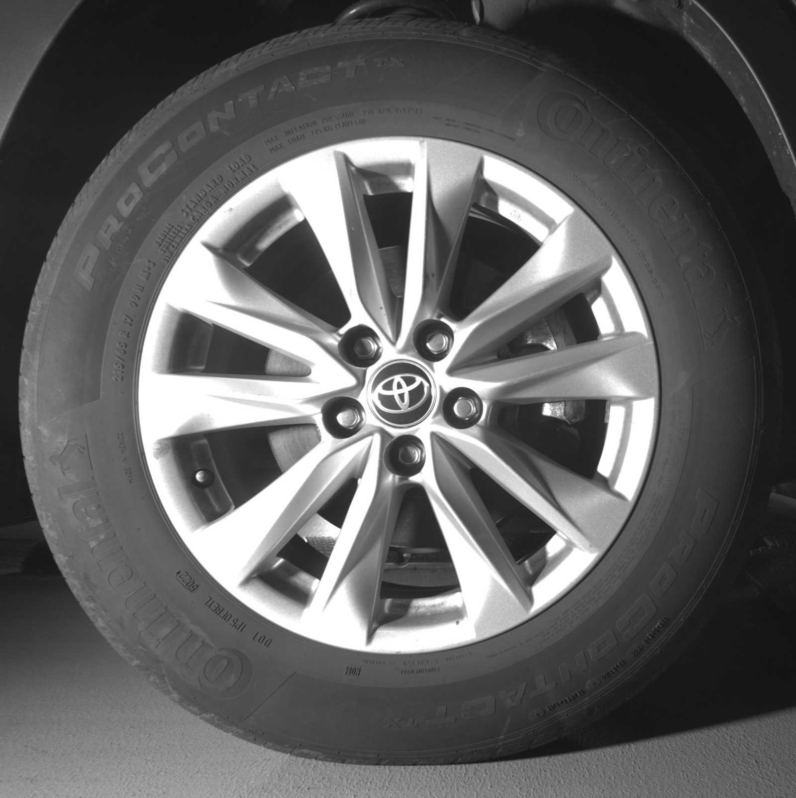 Used 2023 Toyota Corolla Cross LE w/ Moonroof Package image 9