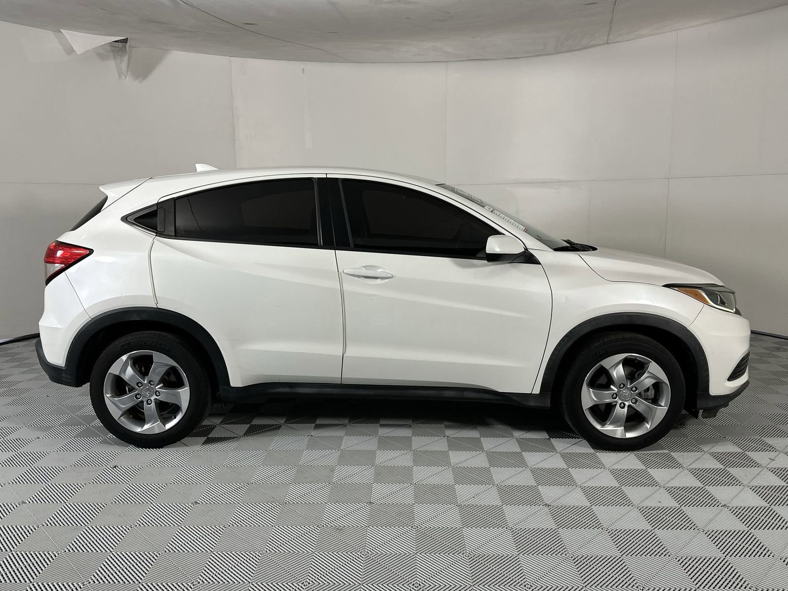 Used 2021 Honda HR-V LX image 9