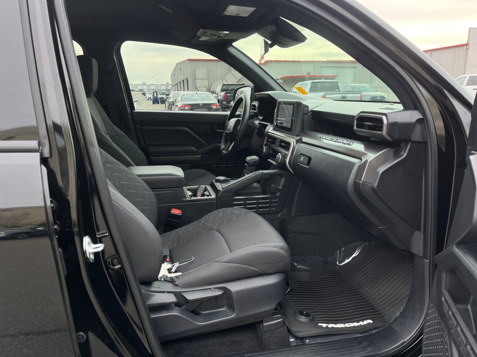 Certified 2025 Toyota Tacoma SR5 image 32