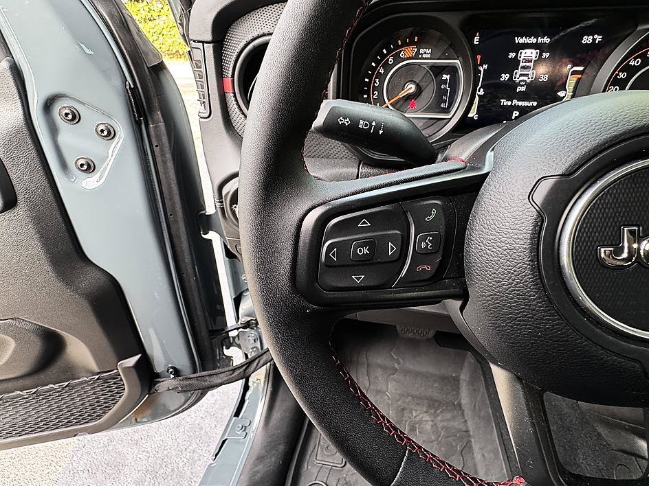Used 2024 Jeep Wrangler Unlimited Rubicon w/ Capability Package AWD/4WD image 13