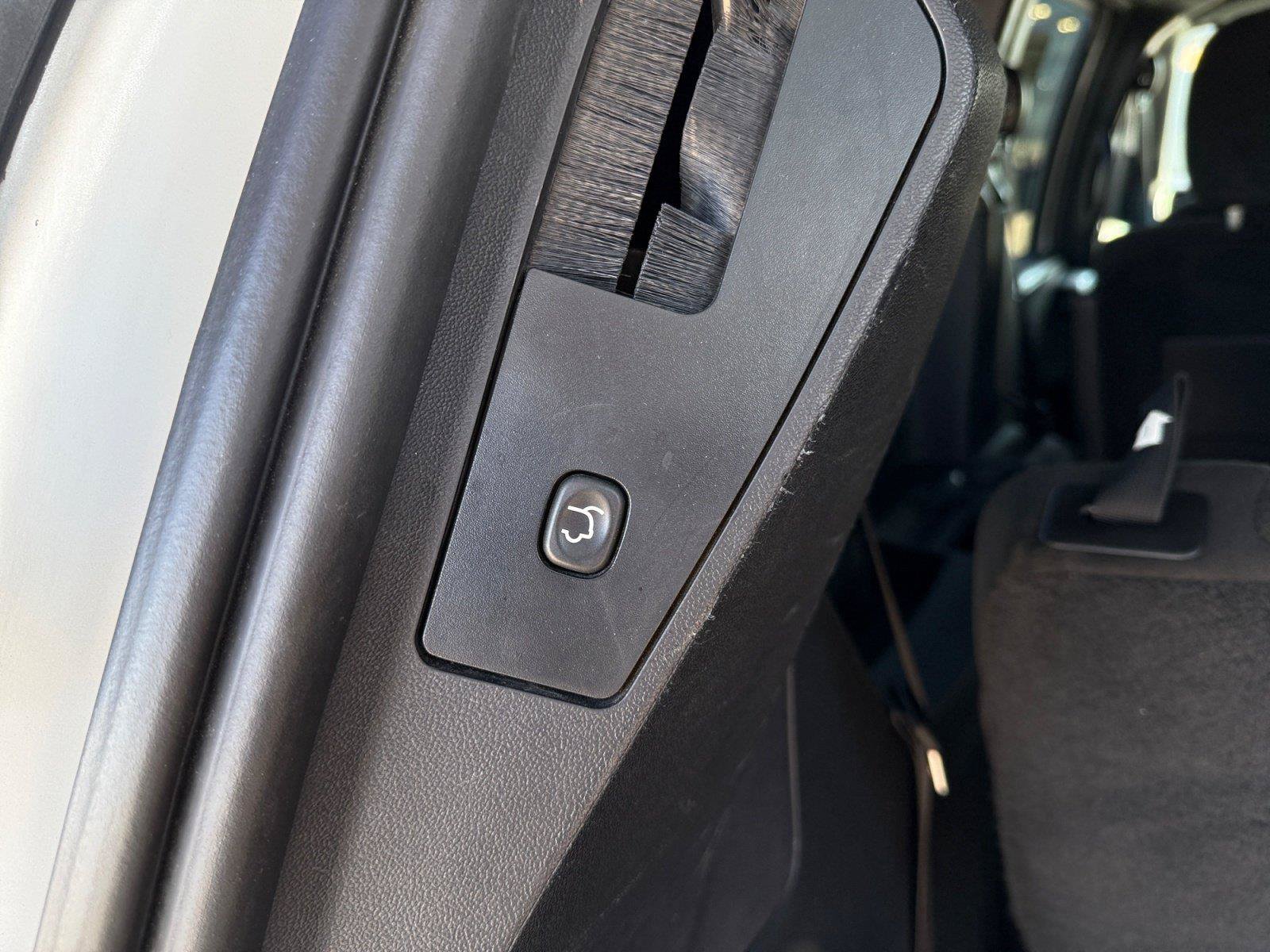 Used 2016 Dodge Grand Caravan SXT FWD image 17