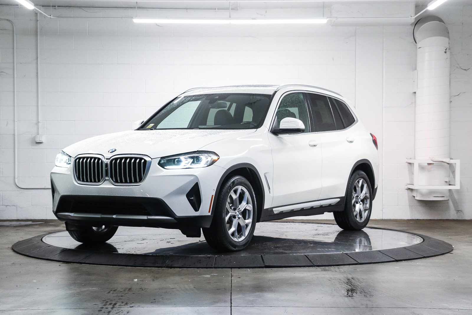 Certified 2023 BMW X3 sDrive30i w/ Premium Package RWD image 3