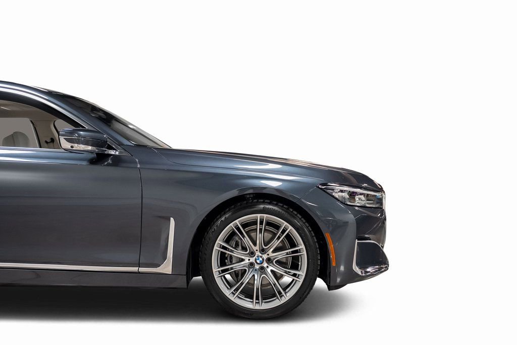 Used 2020 BMW 740i w/ Premium Package image 27