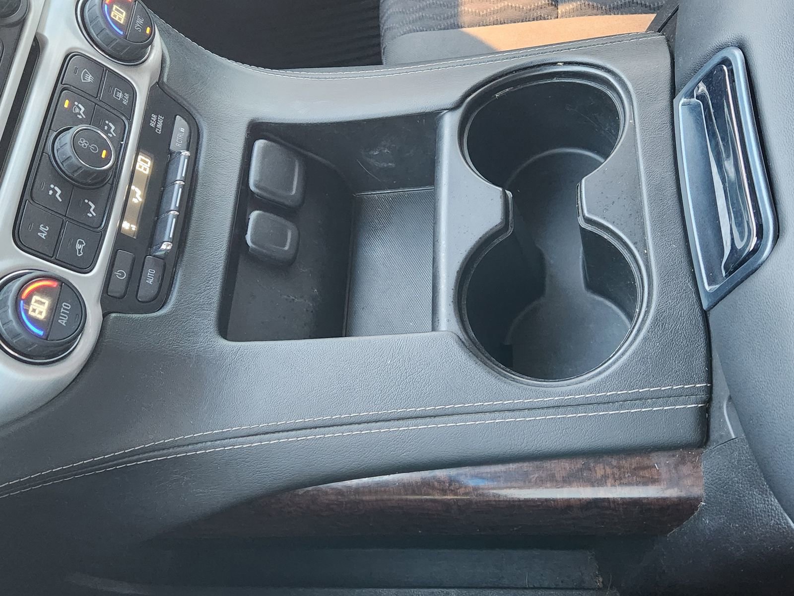 Used 2016 GMC Yukon SLE w/ Convenience Package image 22