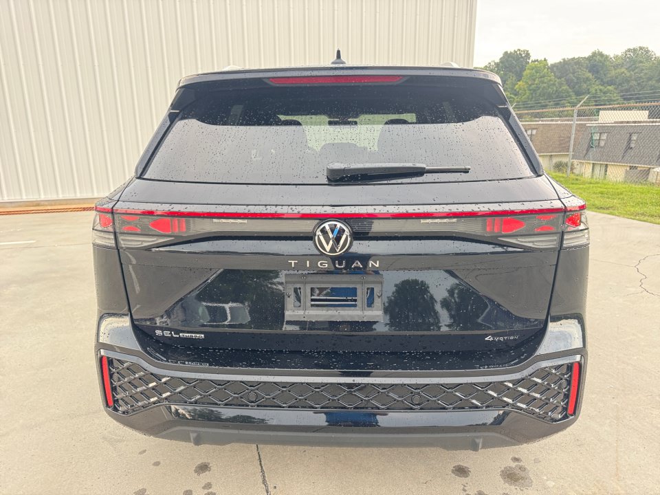 New 2026 Volkswagen Tiguan SEL R-Line AWD/4WD image 14