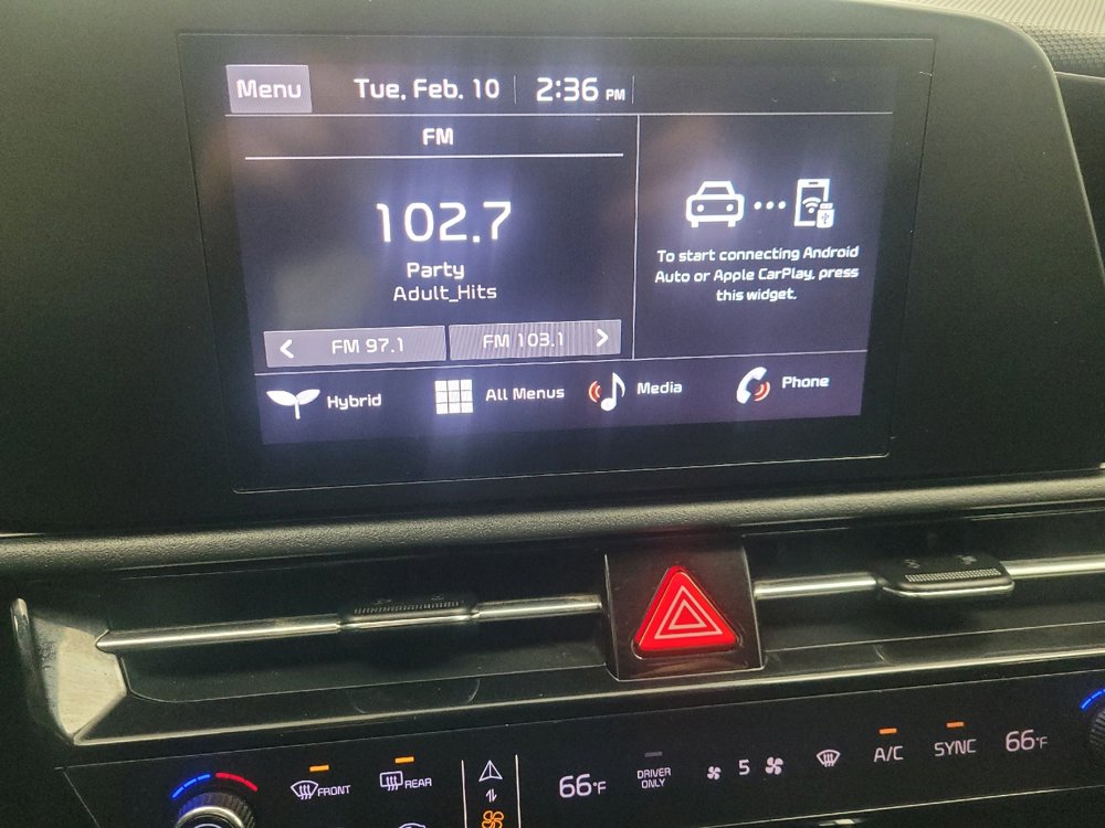 Used 2024 Kia Niro LX image 25