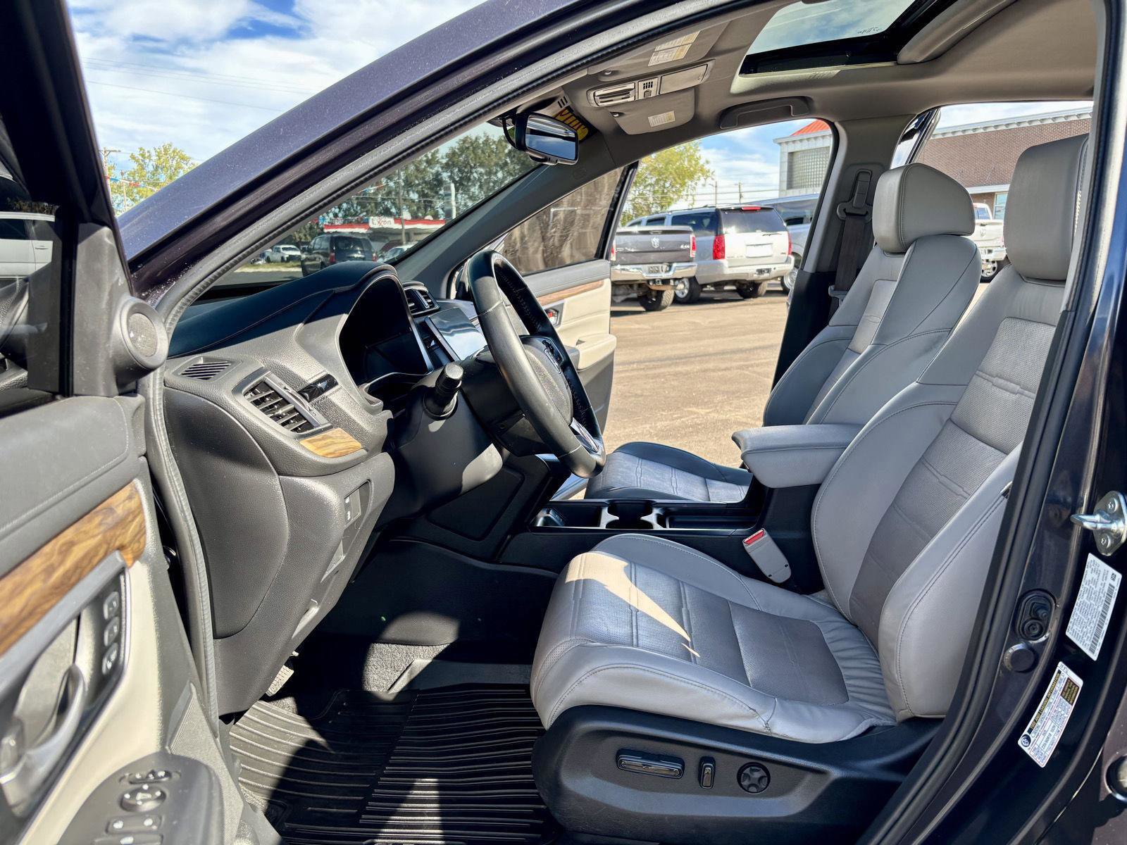 Used 2019 Honda CR-V Touring image 2