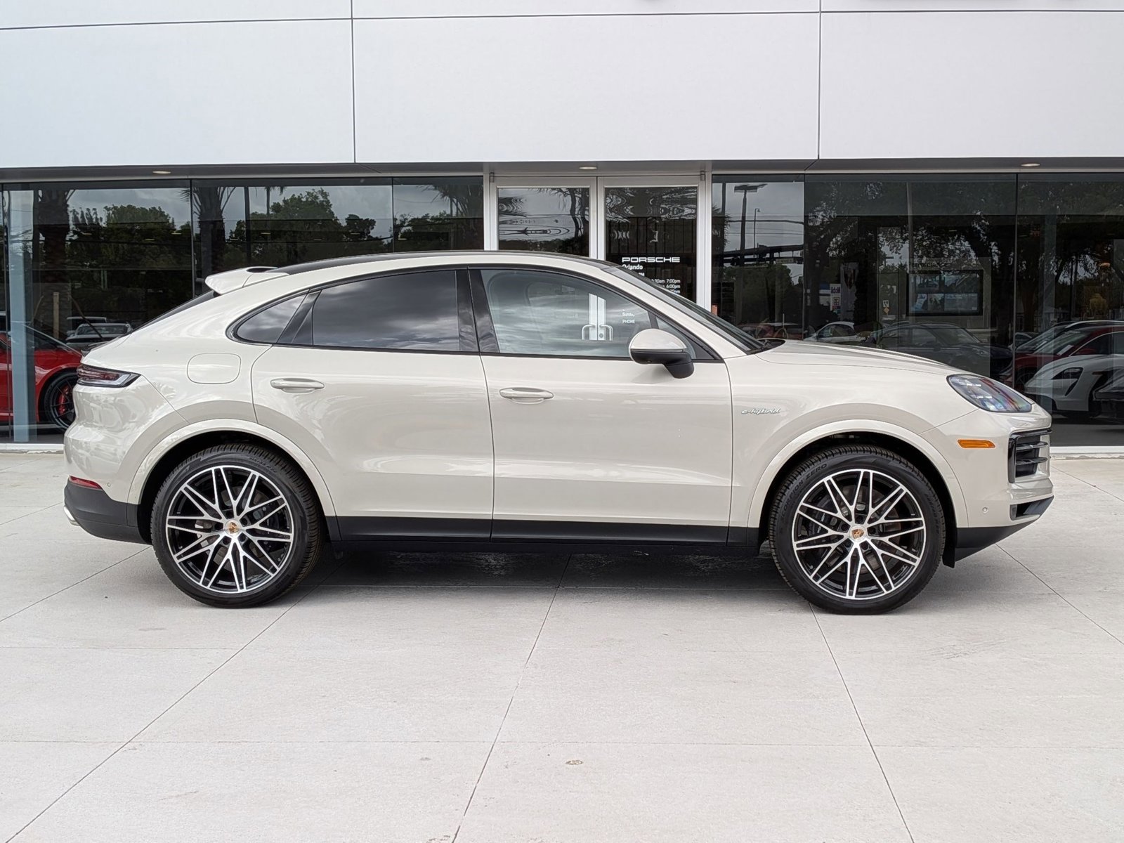 Used 2026 Porsche Cayenne E-Hybrid image 8