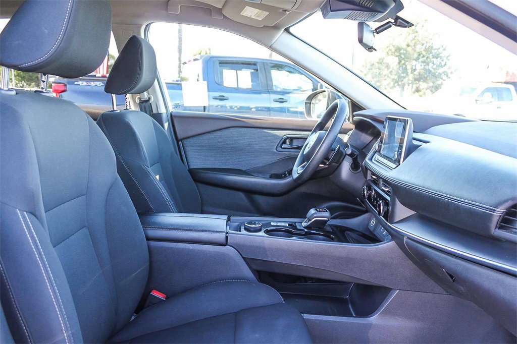 Used 2023 Nissan Rogue S image 21