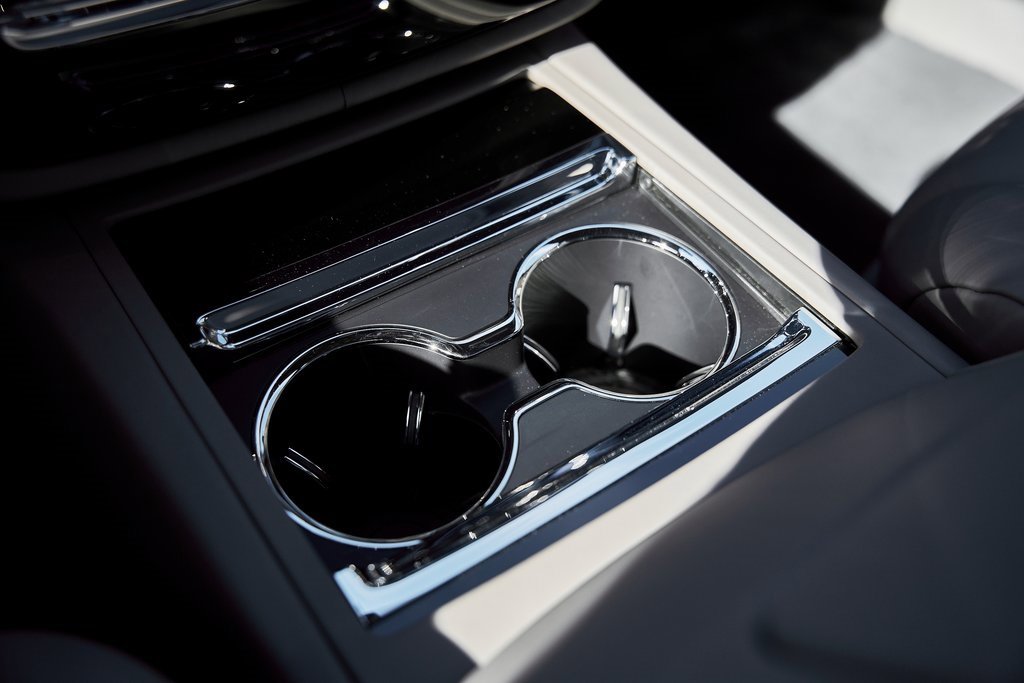 Used 2025 Rolls-Royce Phantom image 76