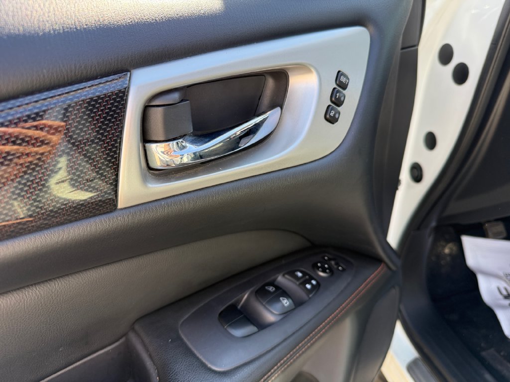 Used 2019 Nissan Pathfinder SL AWD/4WD image 20