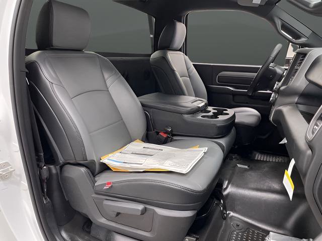 New 2024 RAM 2500 Tradesman w/ Chrome Appearance Group image 32