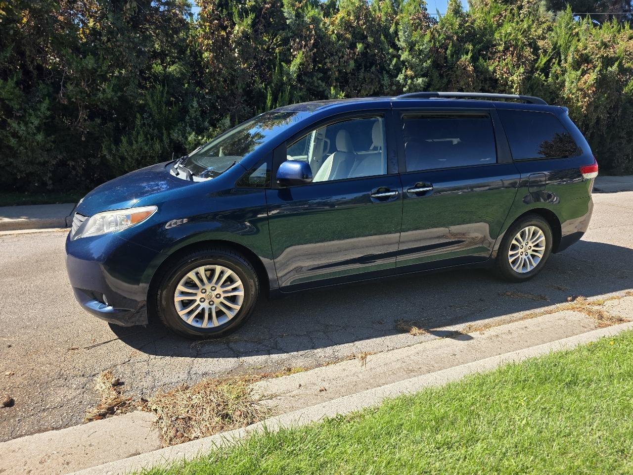 Used 2012 Toyota Sienna XLE