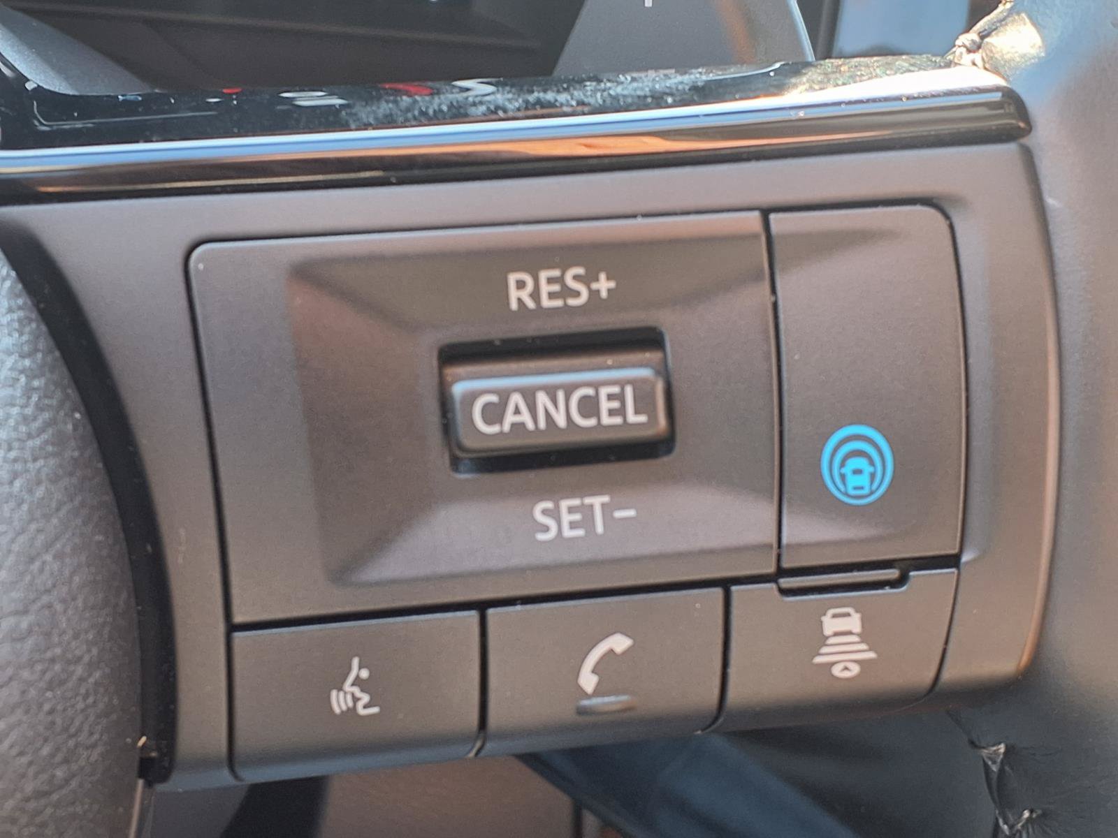 Used 2025 Nissan Pathfinder Platinum w/ Cargo Package FWD image 14