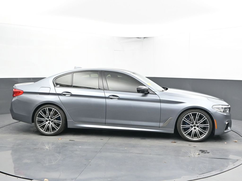 Used 2018 BMW M550i xDrive image 11