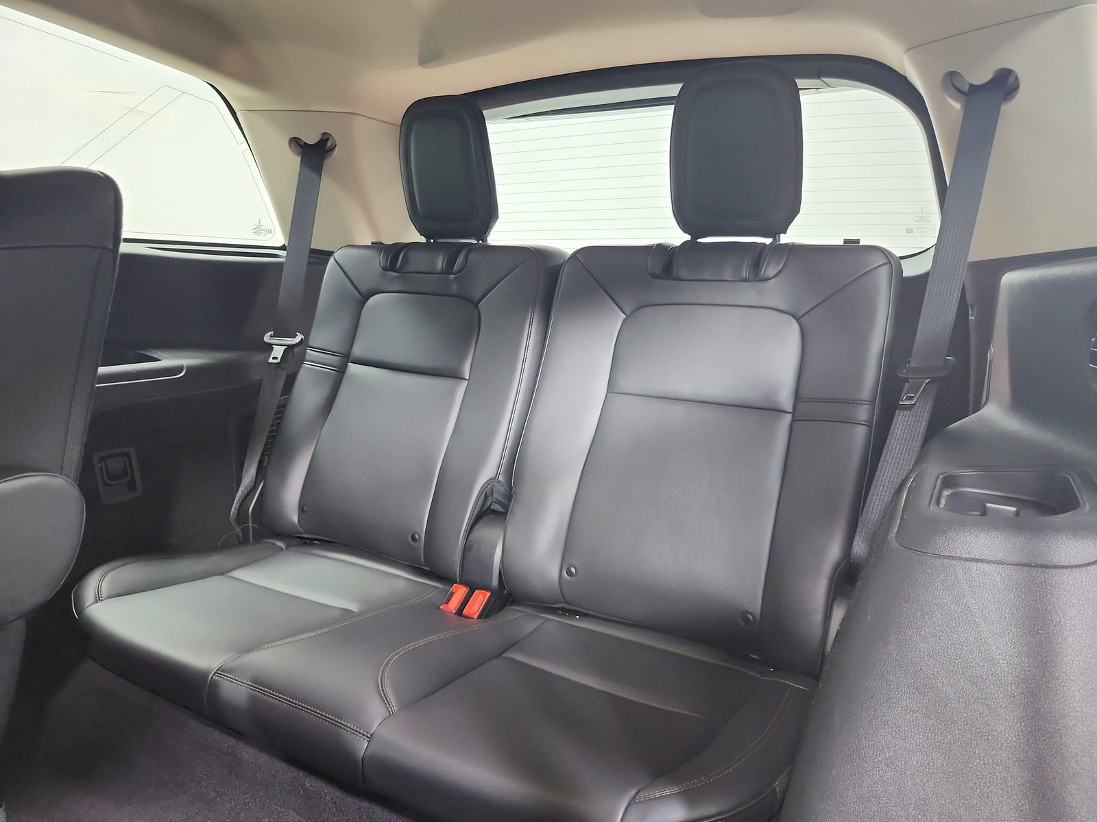 Used 2023 Lincoln Aviator AWD w/ Premium Package image 39