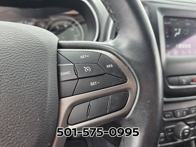 Used 2019 Jeep Cherokee Latitude Plus FWD image 25