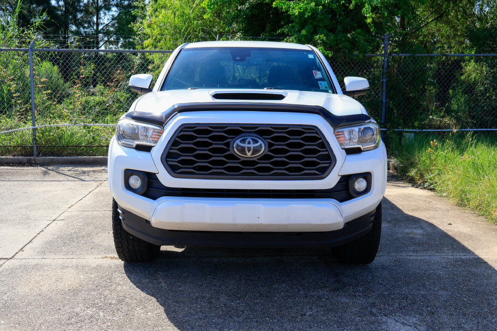 Used 2020 Toyota Tacoma TRD Sport RWD image 3