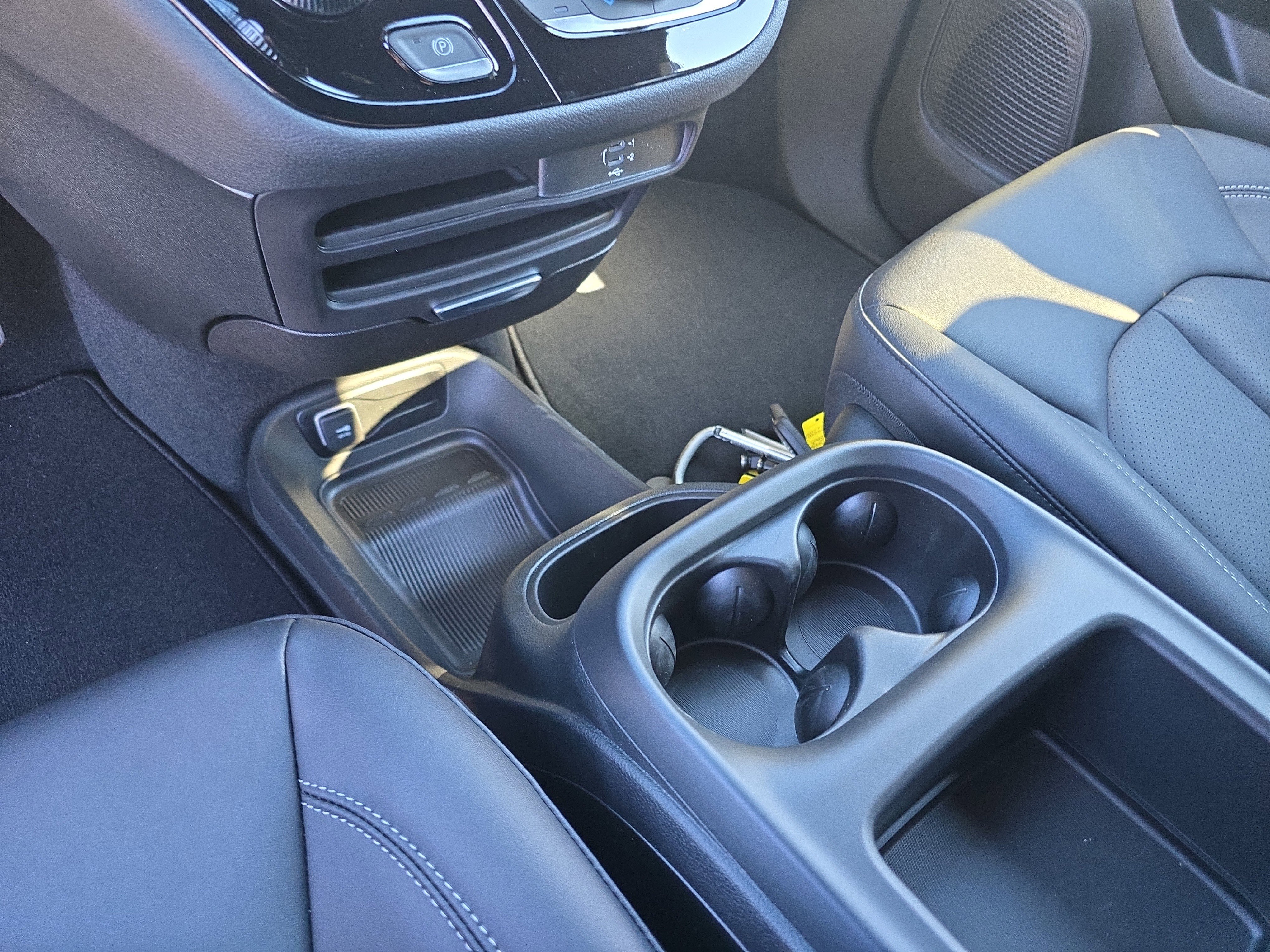 New 2026 Chrysler Pacifica Select image 30