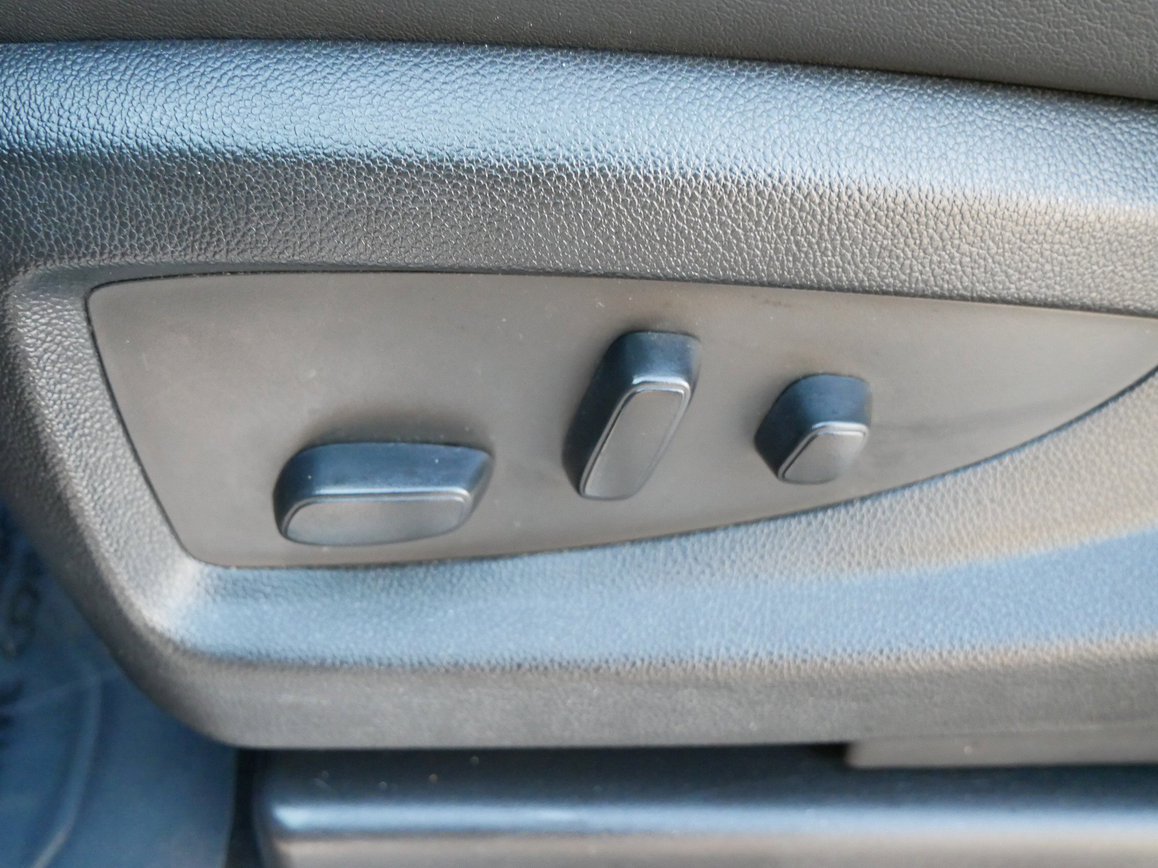 Used 2020 GMC Yukon Denali image 17