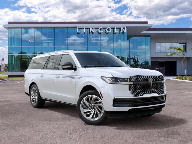 New 2027 Lincoln Navigator L Reserve AWD/4WD image 4