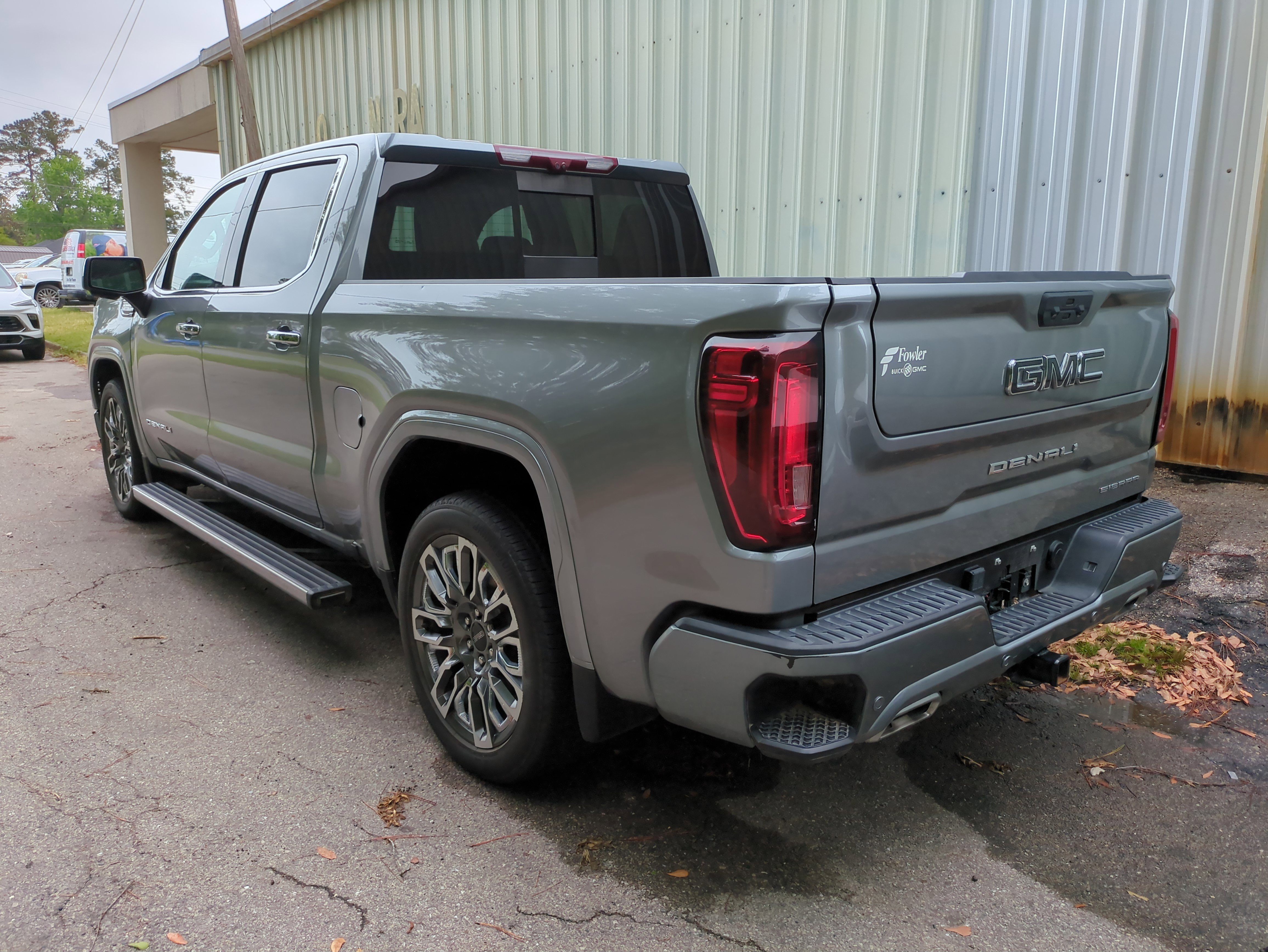 Used 2023 GMC Sierra 1500 Denali Ultimate image 4