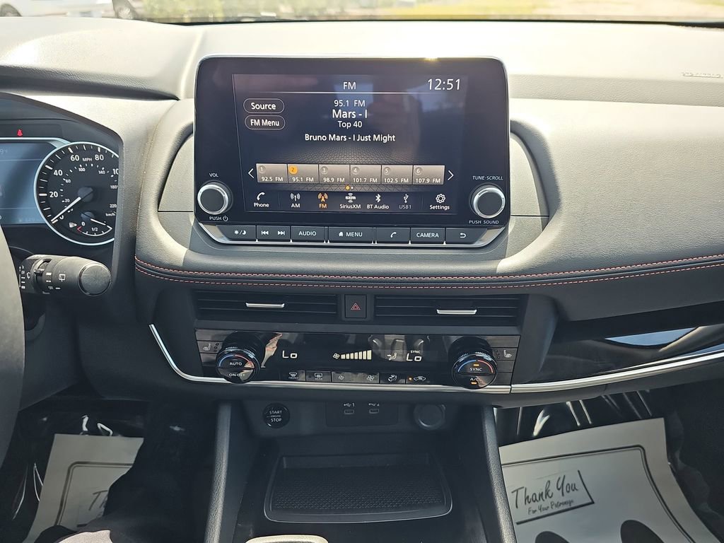 Used 2025 Nissan Rogue SV image 24