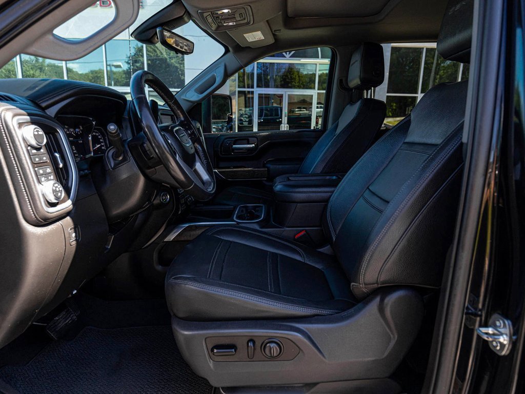 Used 2021 GMC Sierra 3500 Denali w/ Denali Ultimate Package image 26