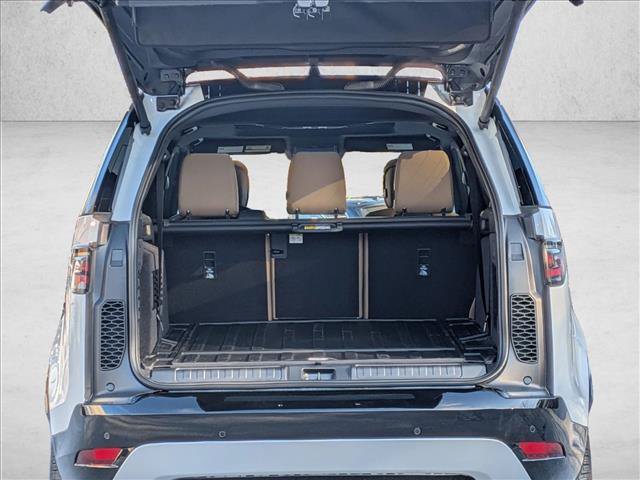 Certified 2026 Land Rover Discovery Limited Edition AWD/4WD image 19