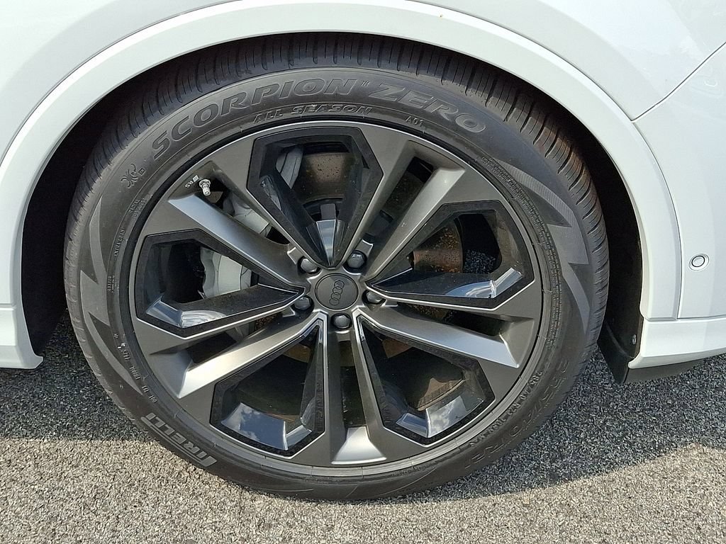 New 2026 Audi Q7 3.0T Premium Plus AWD/4WD image 5