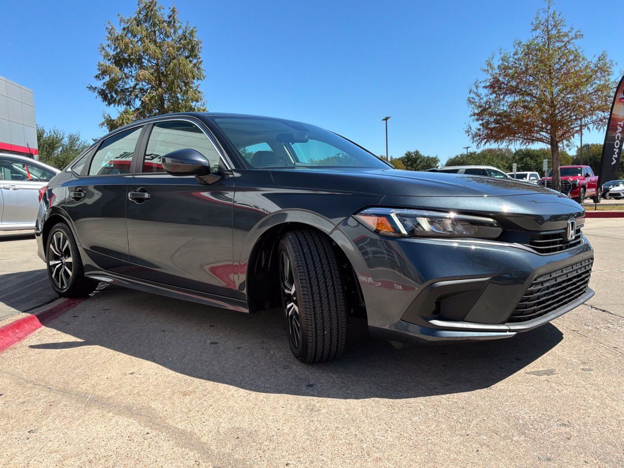 Used 2024 Honda Civic EX image 4