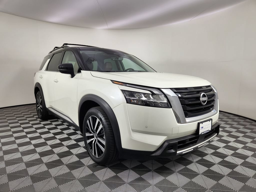 Used 2023 Nissan Pathfinder Platinum AWD/4WD image 7