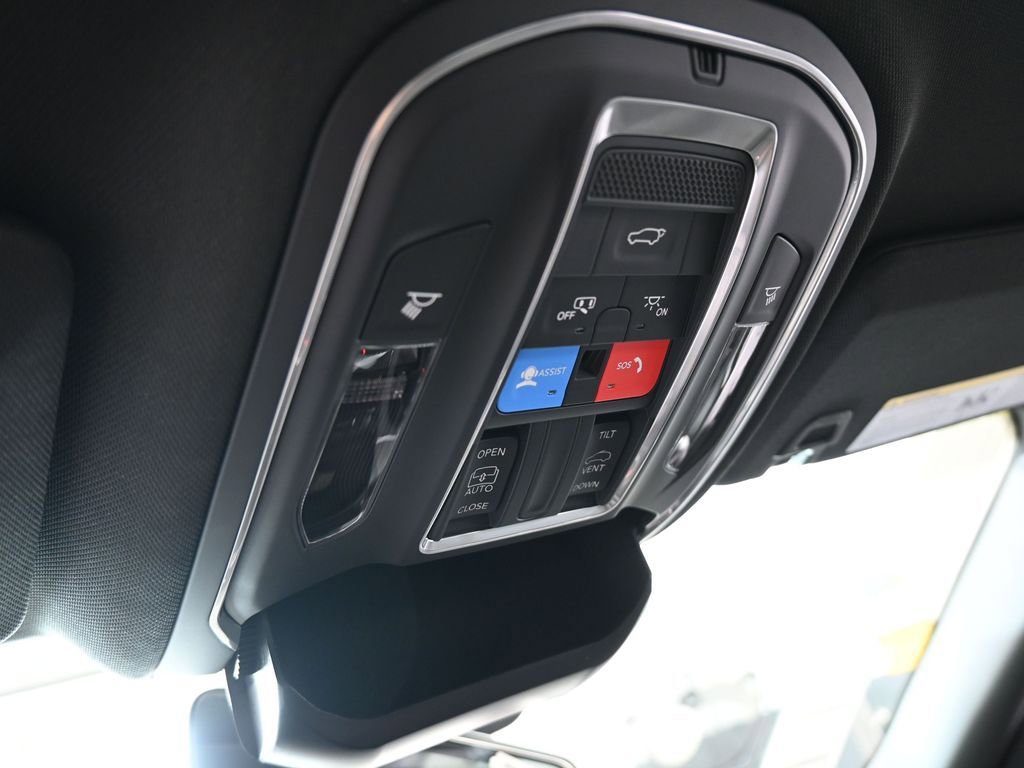 New 2025 Jeep Grand Cherokee Altitude image 24