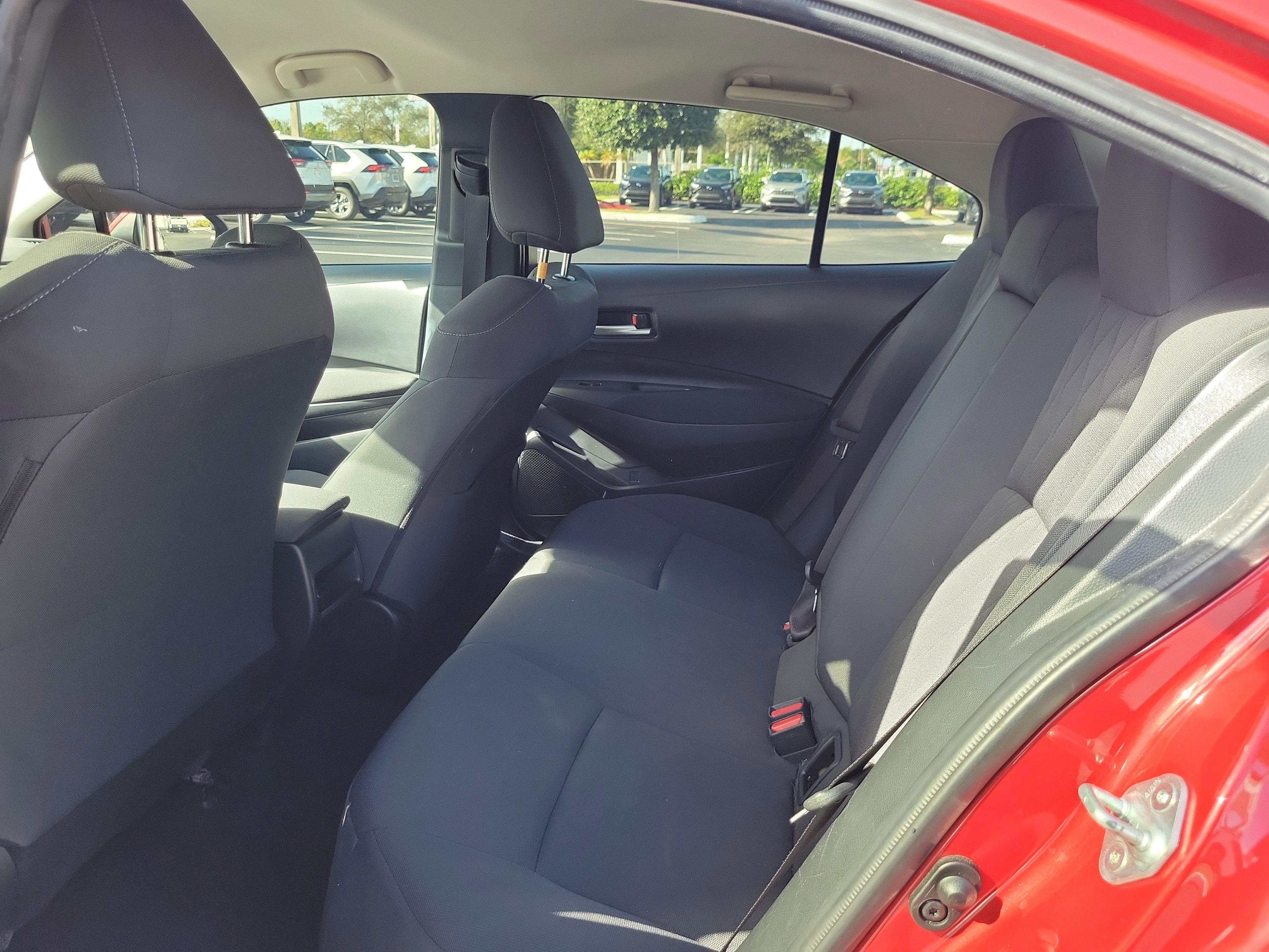 Used 2020 Toyota Corolla LE image 18