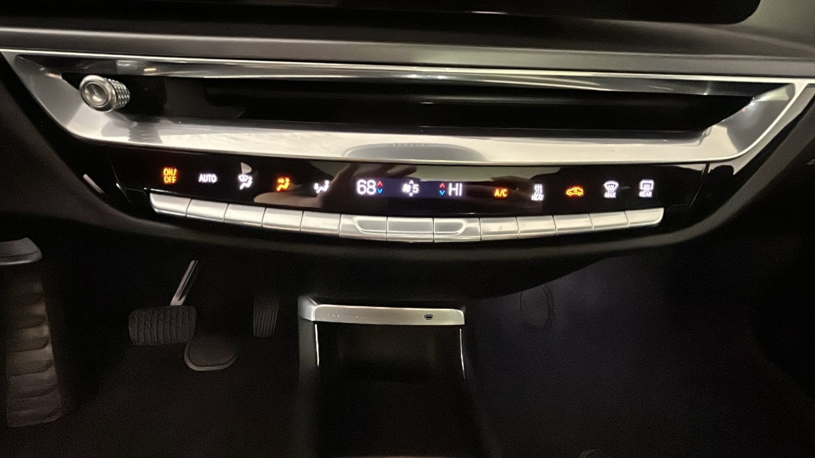 Used 2024 Cadillac Lyriq Tech w/ Driver Assist Package RWD image 27
