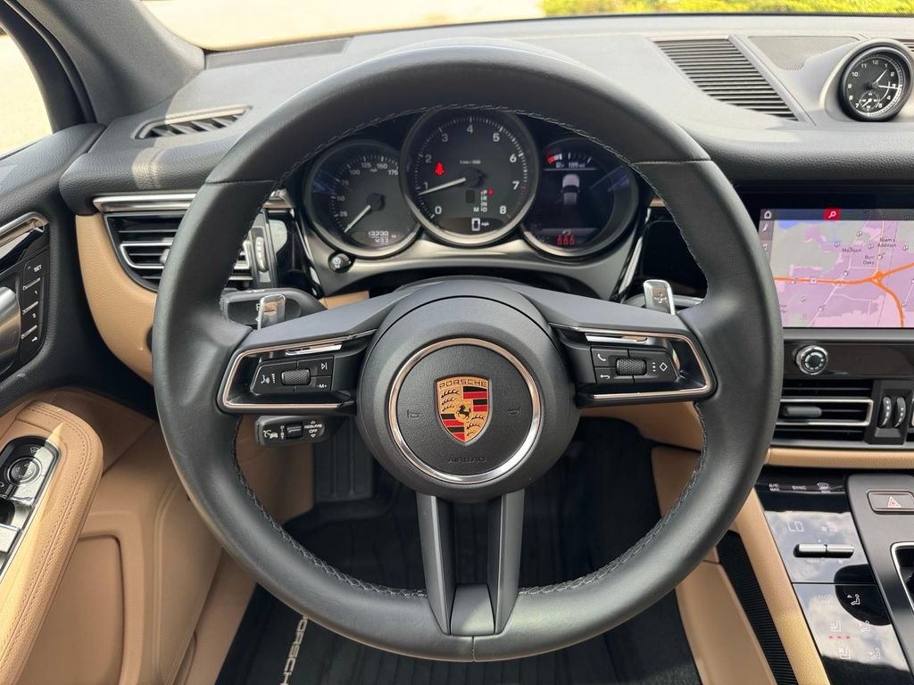 Used 2024 Porsche Macan AWD/4WD image 11