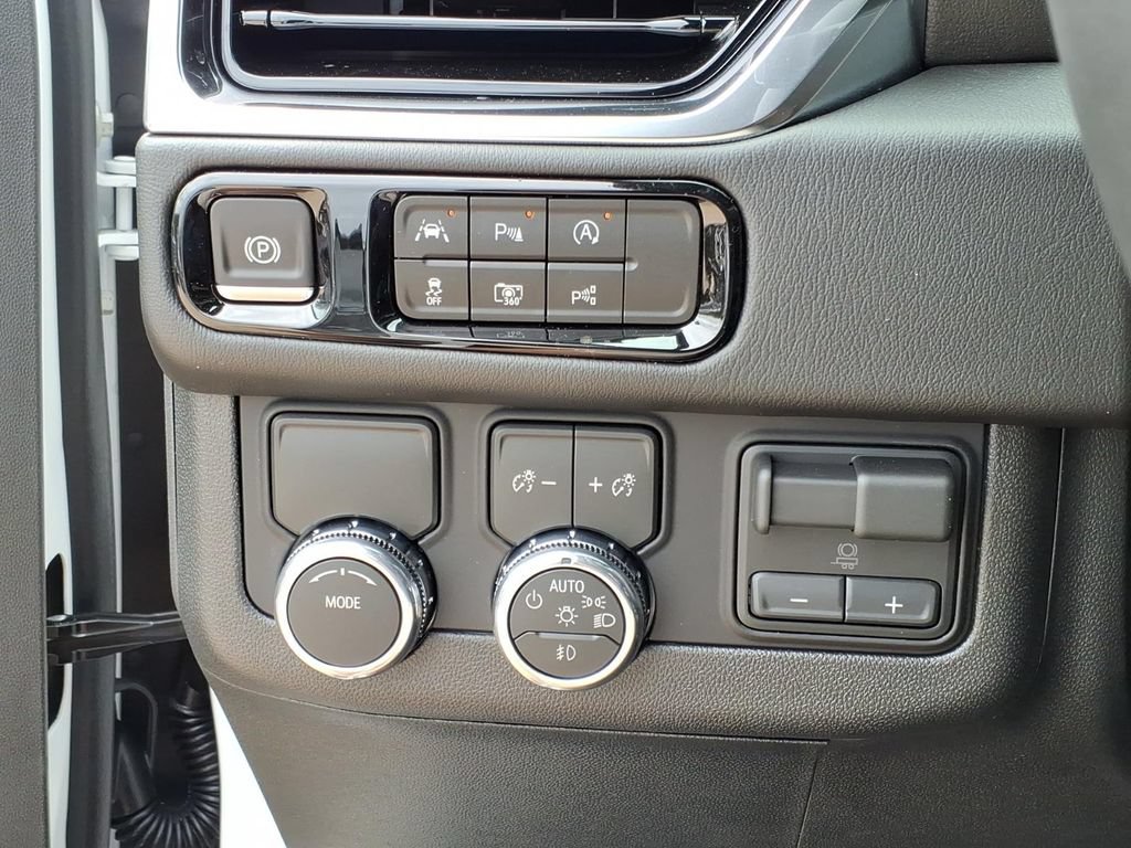 New 2026 GMC Yukon XL Denali w/ Denali Reserve Package RWD image 18