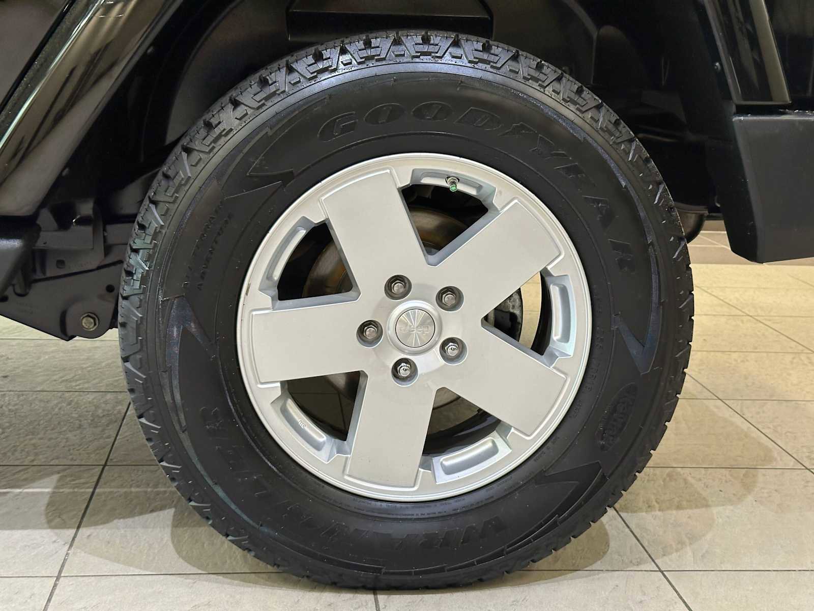 Used 2013 Jeep Wrangler Sahara w/ Connectivity Group AWD/4WD image 8