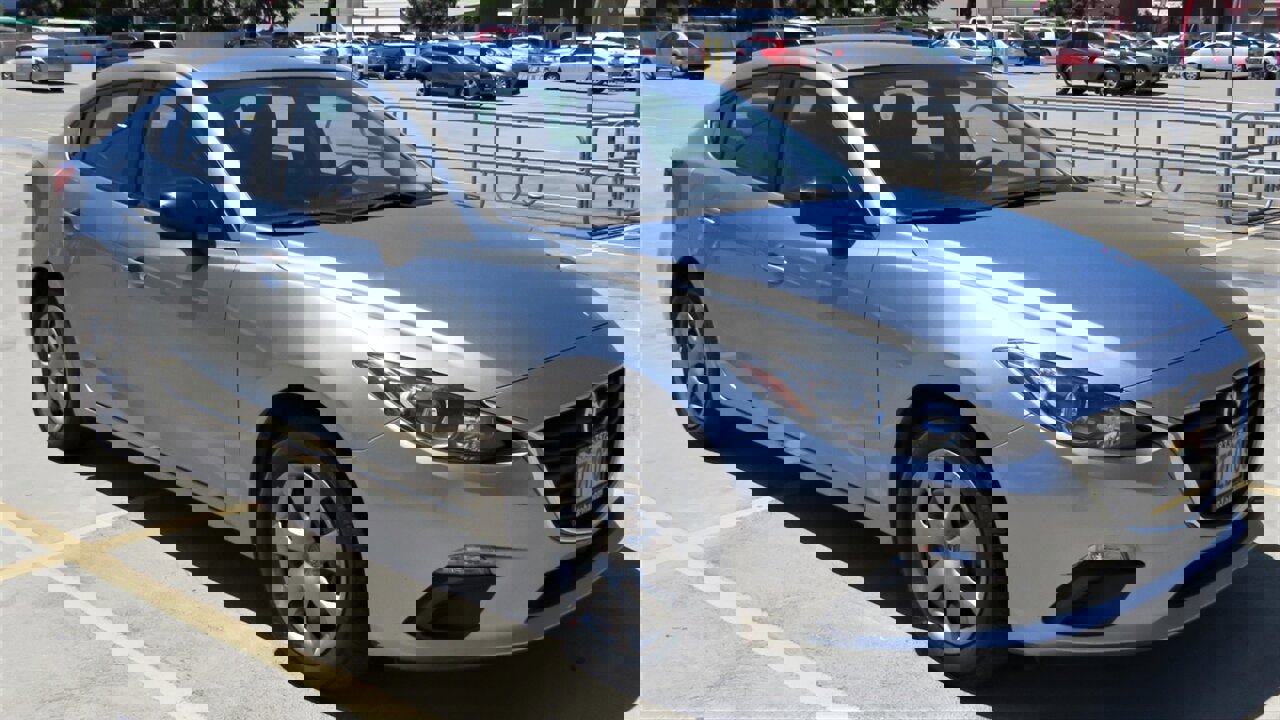 Used 2015 MAZDA MAZDA3 i SV image 6
