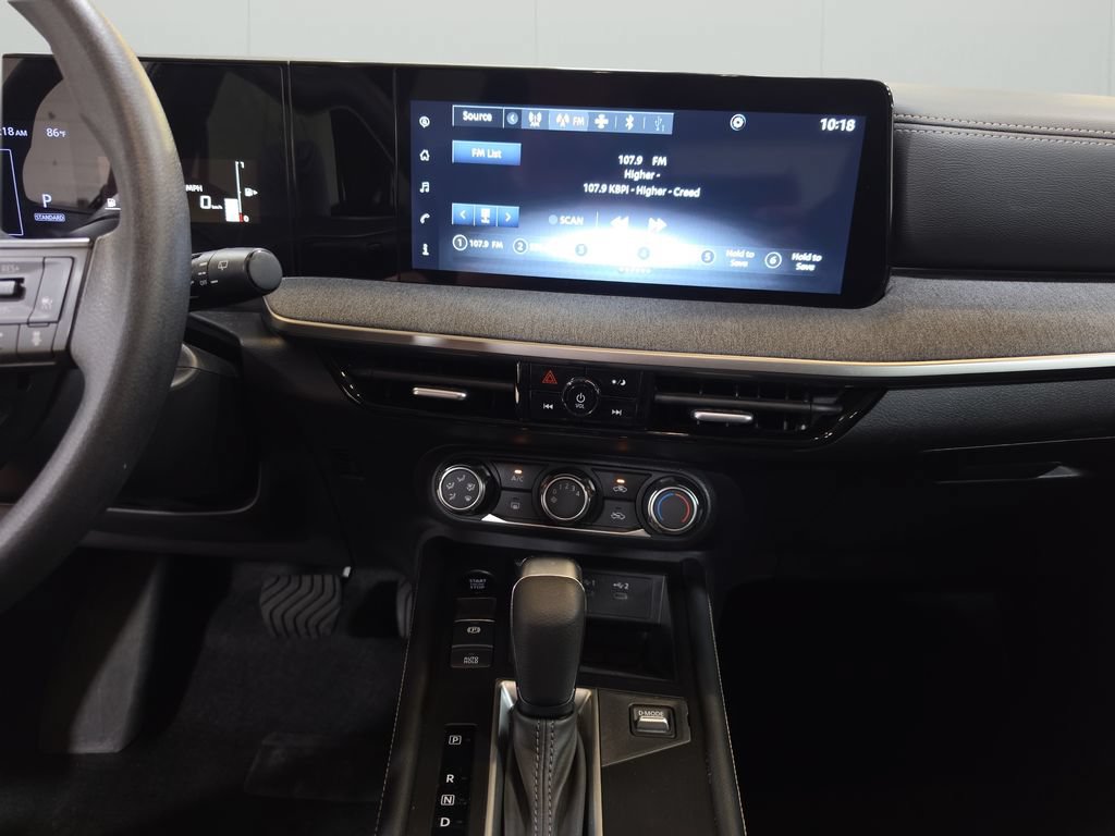 Used 2025 Nissan Kicks SV AWD/4WD image 21