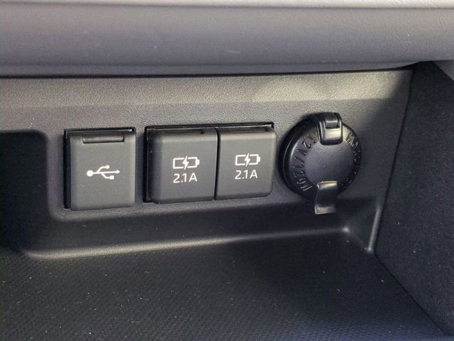 Used 2021 Toyota Highlander LE image 20