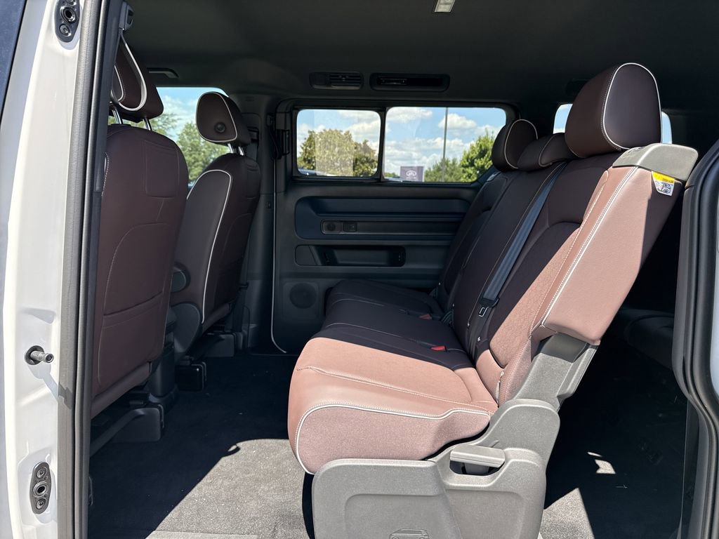 New 2025 Volkswagen ID. Buzz Pro S image 14