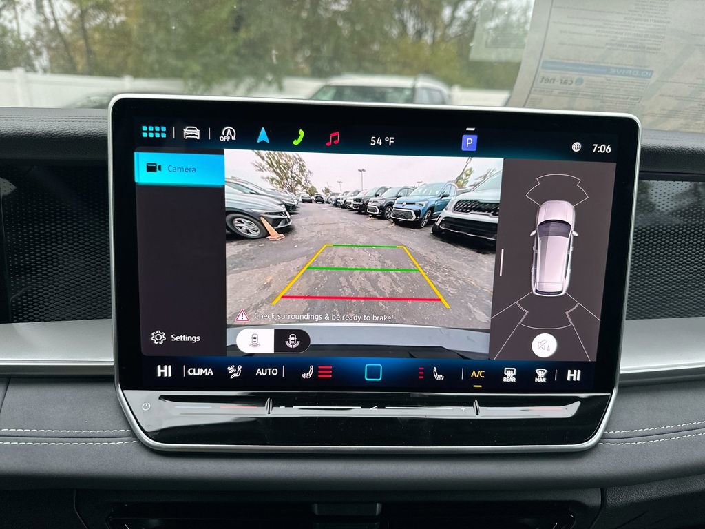 New 2025 Volkswagen Tiguan SE image 41