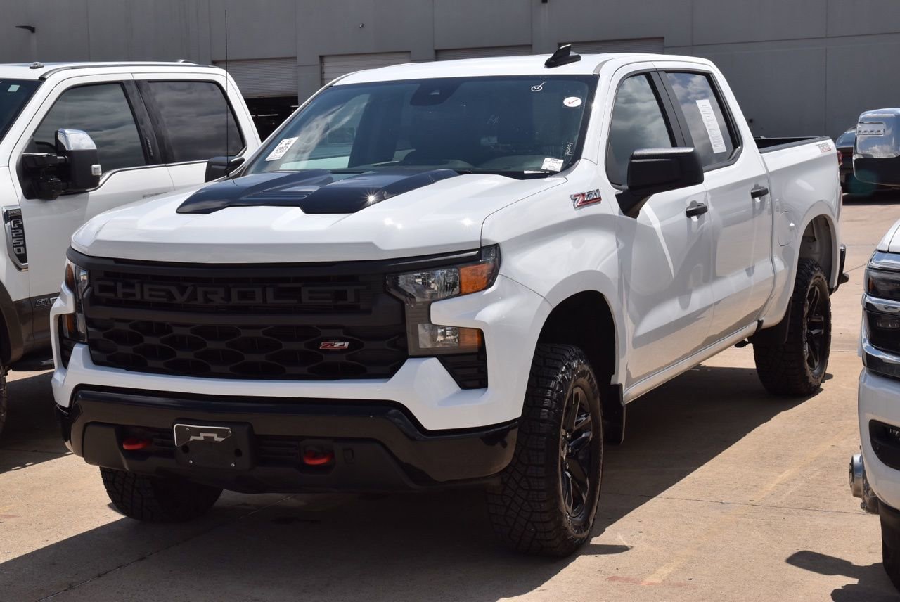 Used 2025 Chevrolet Silverado 1500 Custom Trail Boss image 2