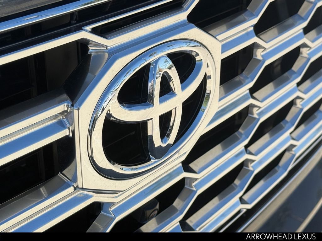Used 2025 Toyota Sequoia Capstone image 33