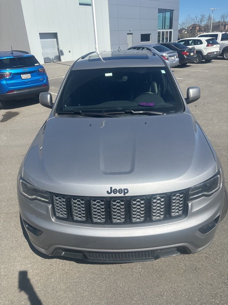Used 2020 Jeep Grand Cherokee Altitude image 5
