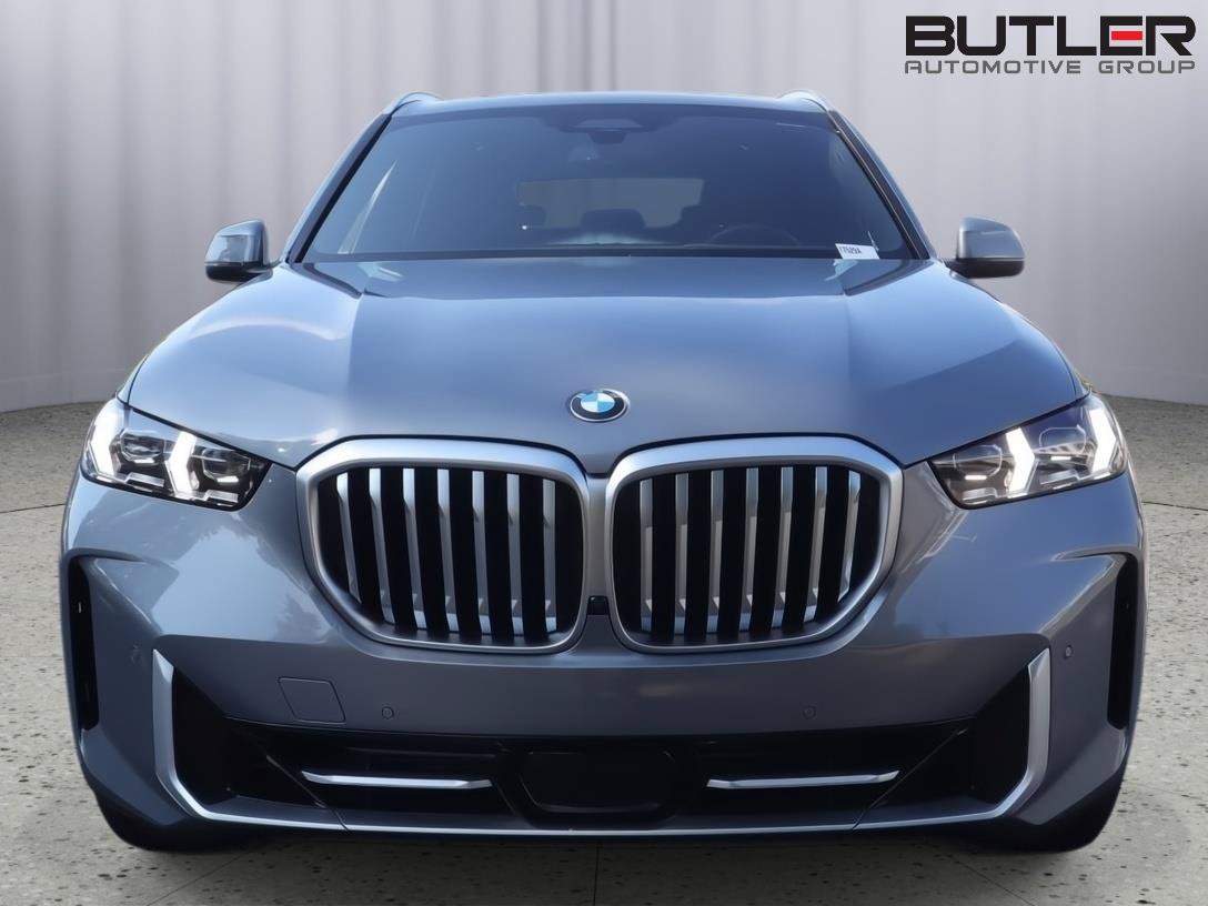 Used 2024 BMW X5 sDrive40i w/ Premium Package RWD image 2