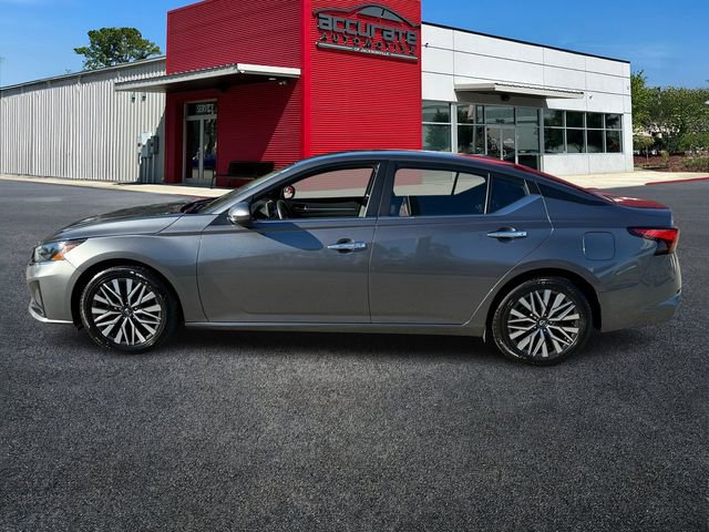 Used 2023 Nissan Altima 2.5 SV image 2